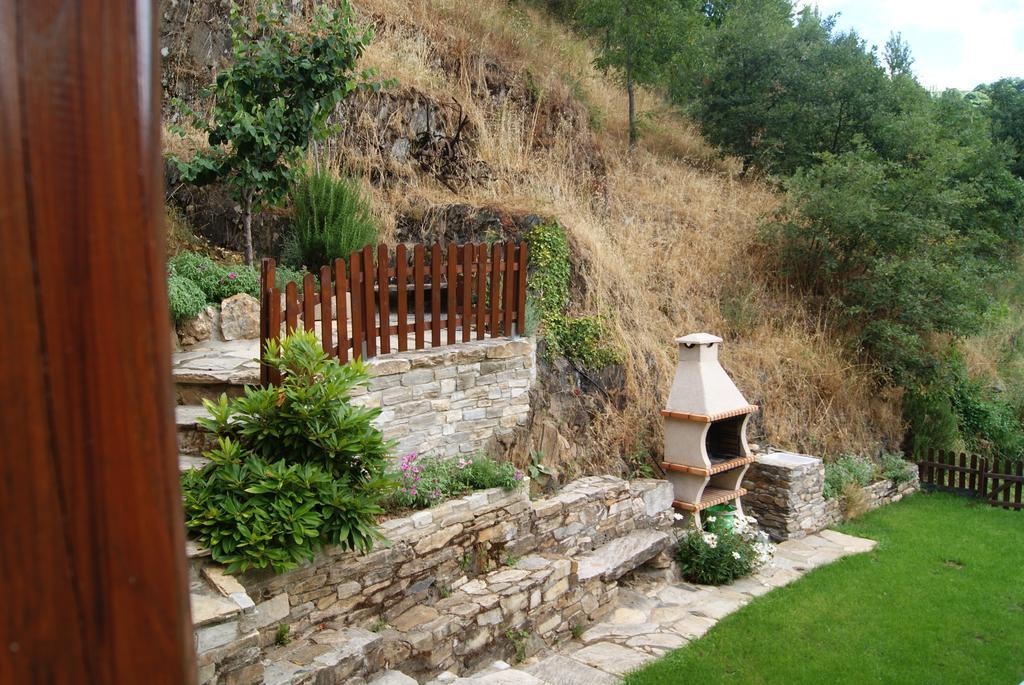 Hostal El Recanto Вега де Валкарсе Екстериор снимка