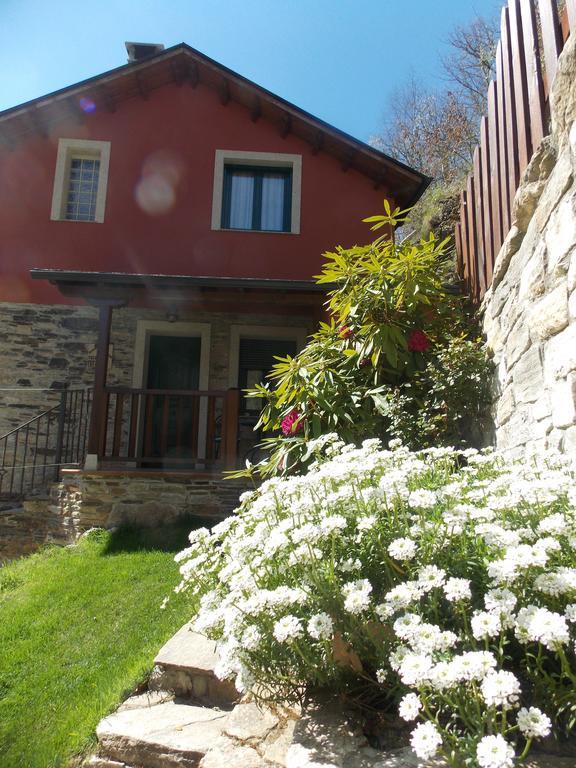 Hostal El Recanto Вега де Валкарсе Екстериор снимка